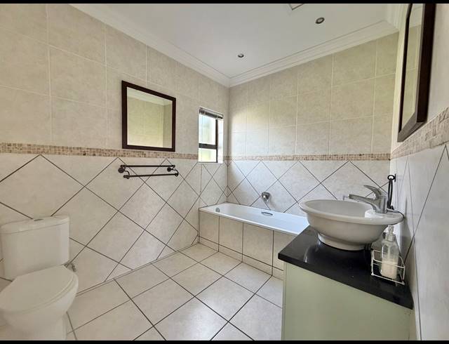 3 BEDROOM TOWNHOUSE FOR SALE IN JEFFREYS BAY CENTRAL